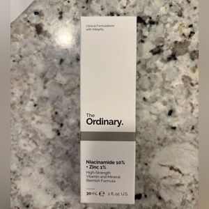The Ordinary Niacinamide + Zinc Formula
